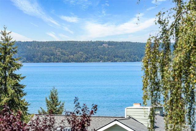 425 Ton-A-Wan-Da Avenue NE, Tacoma, WA 98422