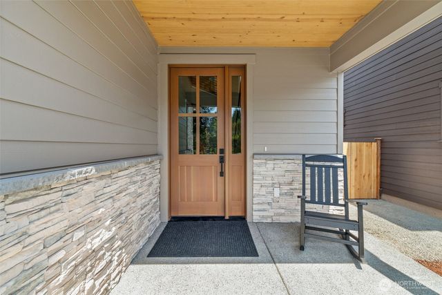 425 Ton-A-Wan-Da Avenue NE, Tacoma, WA 98422