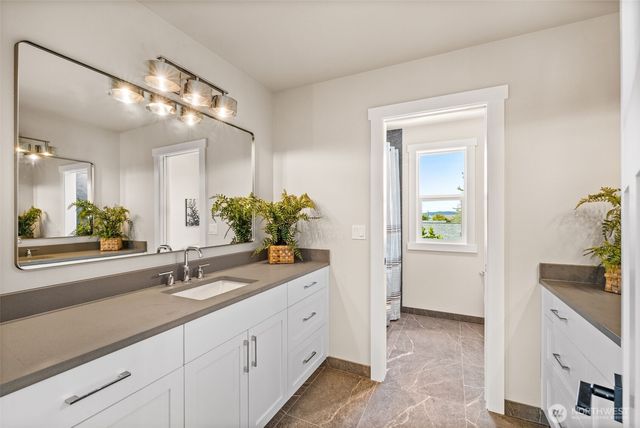 425 Ton-A-Wan-Da Avenue NE, Tacoma, WA 98422