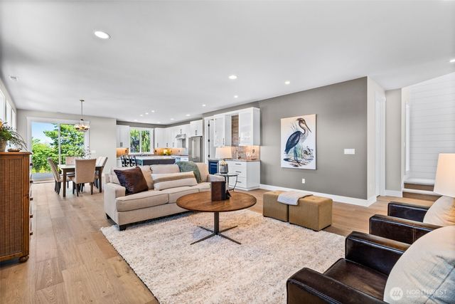 425 Ton-A-Wan-Da Avenue NE, Tacoma, WA 98422