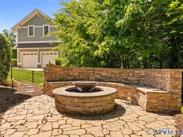 1925 Limbeck Ln, Midlothian, VA 23112