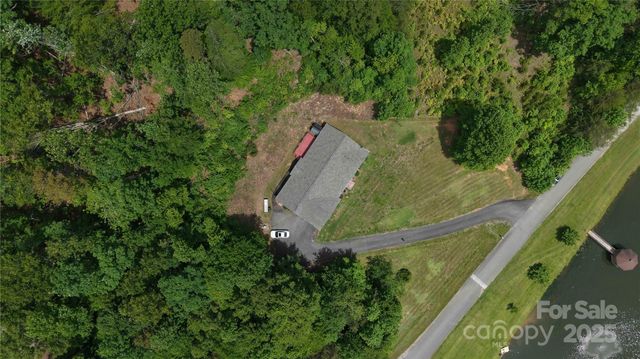 207 Lakeview Drive, Marion, NC 28752