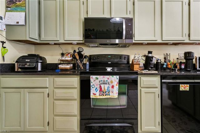 148 Hall RD, Hampton, VA 23664