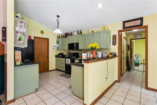 148 Hall RD, Hampton, VA 23664