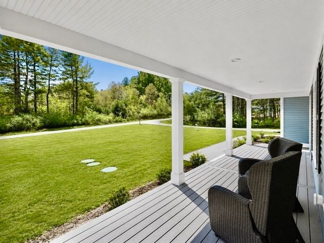 10 Homes Ave, Franklin, MA 02038