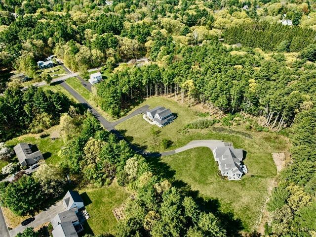 10 Homes Ave, Franklin, MA 02038