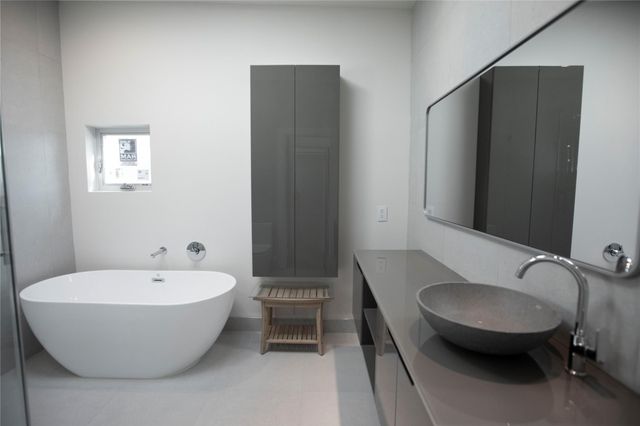 3512 Mount Vernon Street, Houston, TX 77006