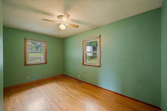 127 Collette Street, Excelsior Springs, MO 64024