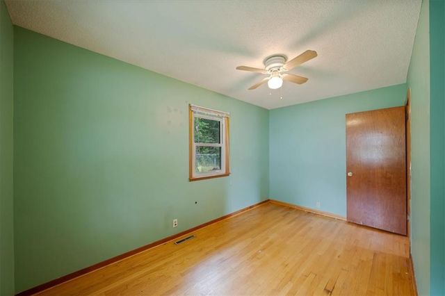127 Collette Street, Excelsior Springs, MO 64024