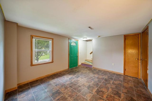 127 Collette Street, Excelsior Springs, MO 64024