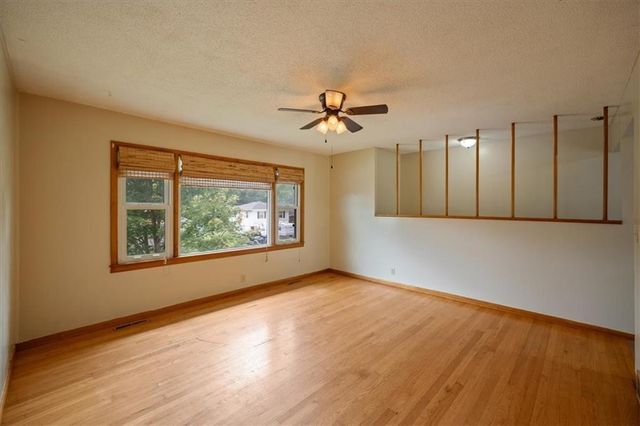 127 Collette Street, Excelsior Springs, MO 64024