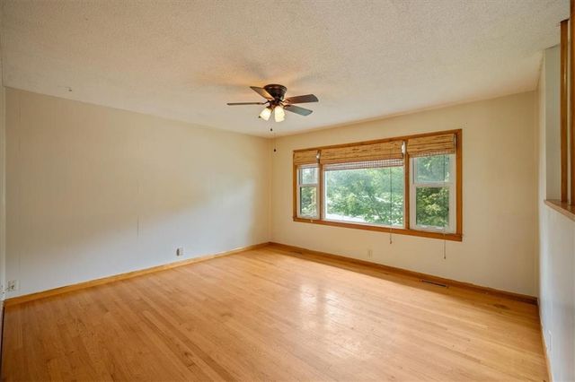 127 Collette Street, Excelsior Springs, MO 64024