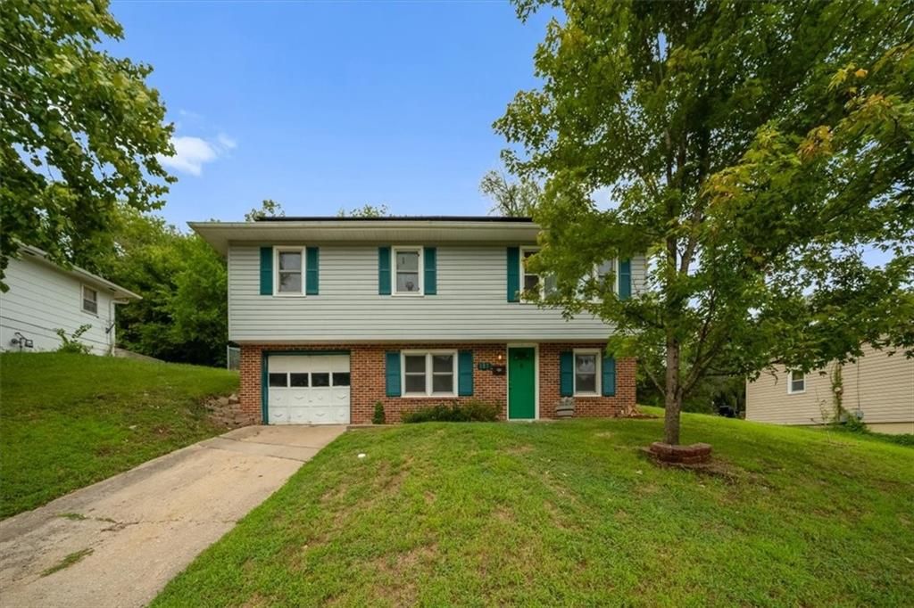 127 Collette Street, Excelsior Springs, MO 64024