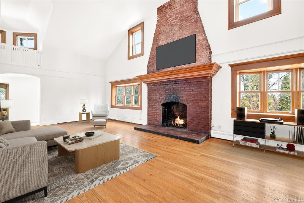 24 Old Knollwood Road, White Plains, NY 10607 — photo 5