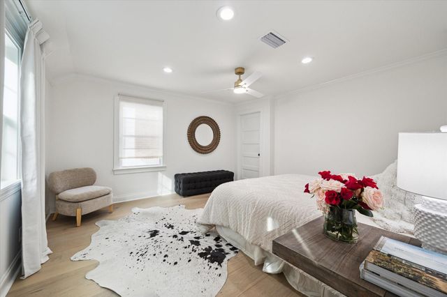 4148 Bissonnet Street, West University Place, TX 77005