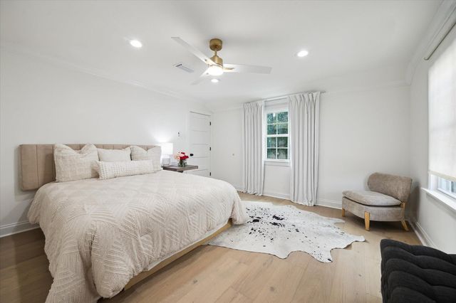 4148 Bissonnet Street, West University Place, TX 77005