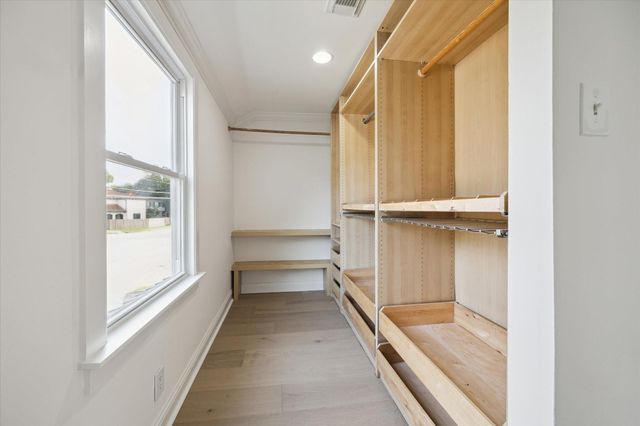 4148 Bissonnet Street, West University Place, TX 77005