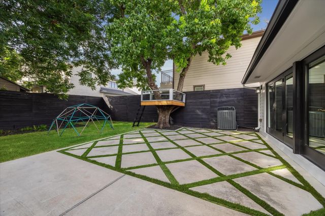 4148 Bissonnet Street, West University Place, TX 77005