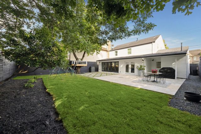 4148 Bissonnet Street, West University Place, TX 77005