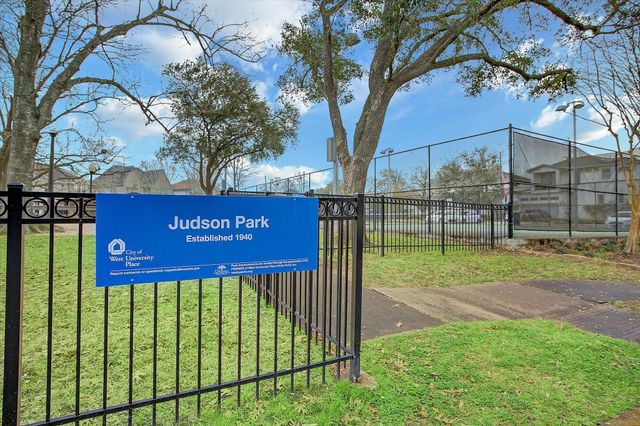 4148 Bissonnet Street, West University Place, TX 77005