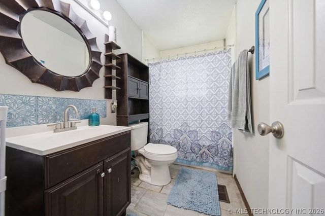 63 S 204th East Avenue, Tulsa, OK 74108