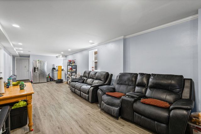 2231 S AUSTIN Boulevard, Cicero, IL 60804