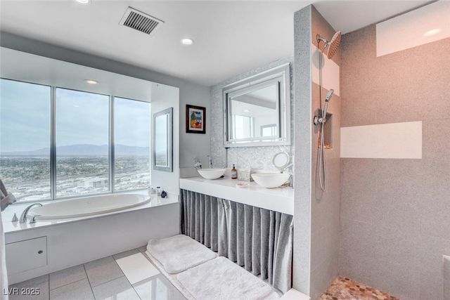 2700 Las Vegas Boulevard 4002, Las Vegas, NV 89109