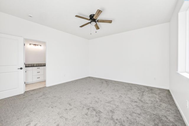 307 6th St, Benton City, WA 99320