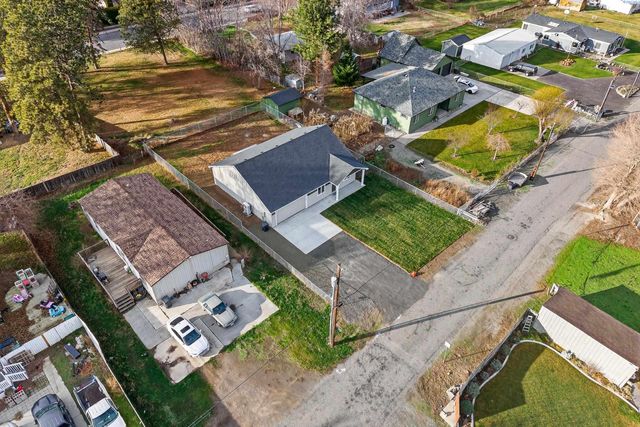 307 6th St, Benton City, WA 99320