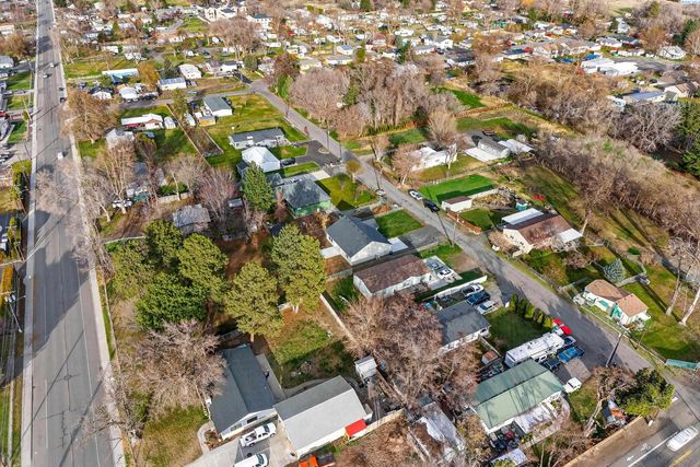 307 6th St, Benton City, WA 99320