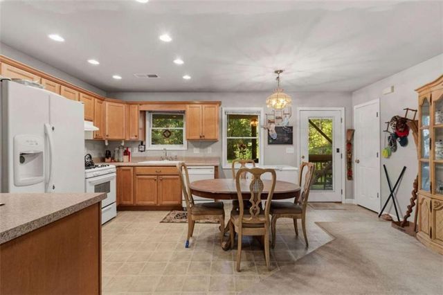 250 Mccollum Road, Ellijay, GA 30540