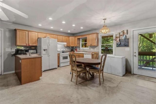 250 Mccollum Road, Ellijay, GA 30540