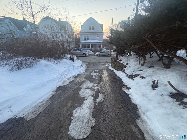 162 Plaza Avenue, Waterbury, CT 06710