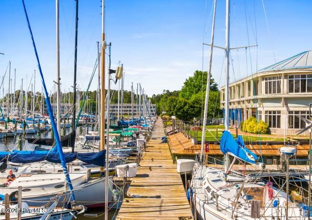 1108 Crows Nest Court, New Bern, NC 28560