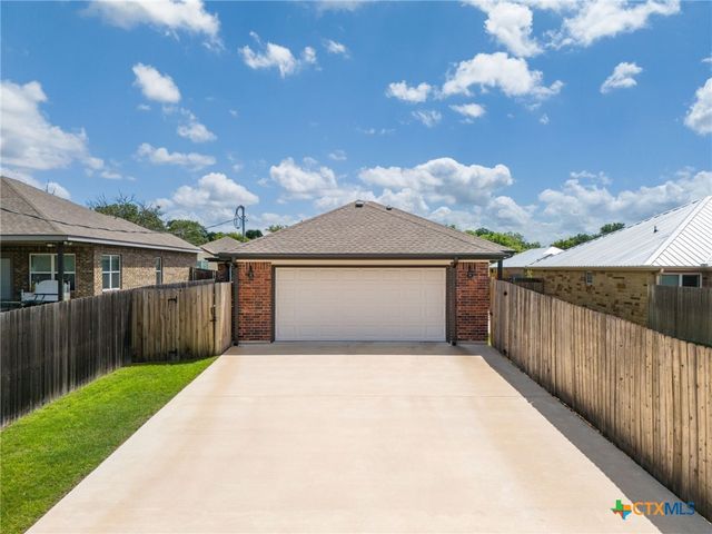 16 Samac Ln, Lampasas, TX 76550