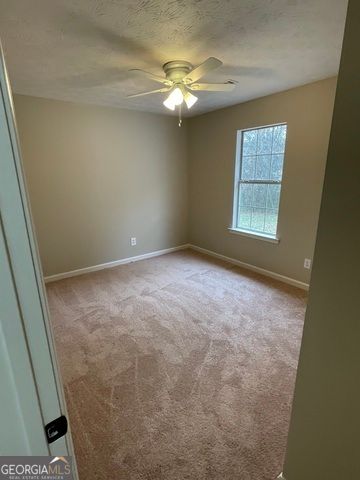 34 Canterbury Drive, Grantville, GA 30220