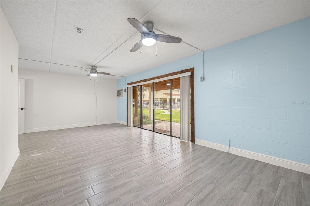 Image 30 of property listing at 533 SANDY HOOK ROAD, Treasure Island, FL 33706