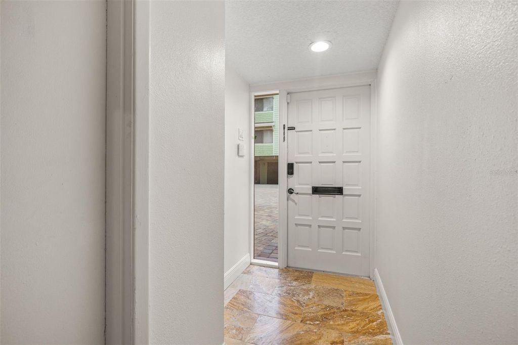 Image 6 of property listing at 533 SANDY HOOK ROAD, Treasure Island, FL 33706