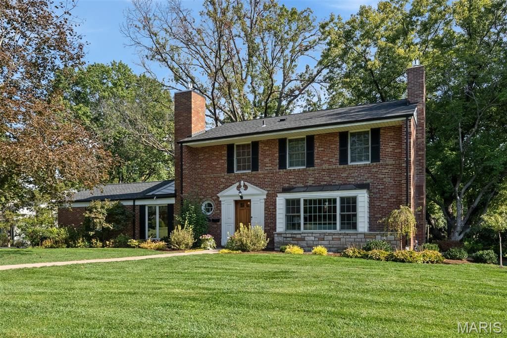 9034 Monmouth Drive, St Louis, MO 63117