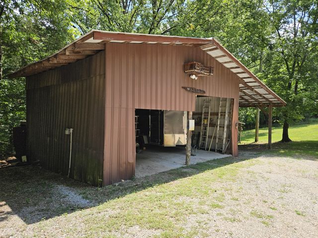 294 Lakeside Dr, Carthage, TN 37030