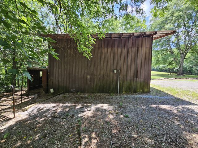 294 Lakeside Dr, Carthage, TN 37030