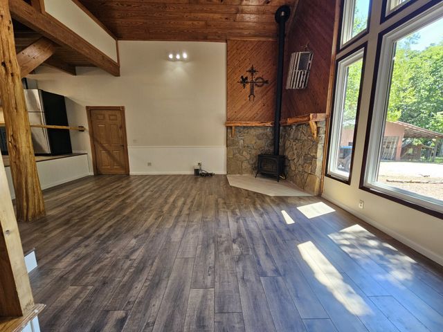 294 Lakeside Dr, Carthage, TN 37030