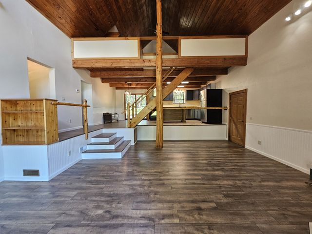 294 Lakeside Dr, Carthage, TN 37030