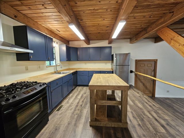 294 Lakeside Dr, Carthage, TN 37030
