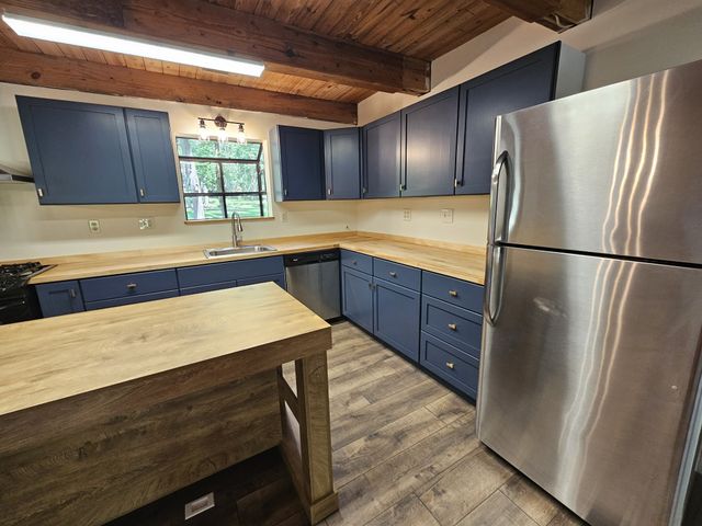 294 Lakeside Dr, Carthage, TN 37030