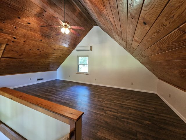 294 Lakeside Dr, Carthage, TN 37030