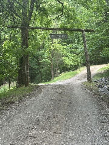 294 Lakeside Dr, Carthage, TN 37030