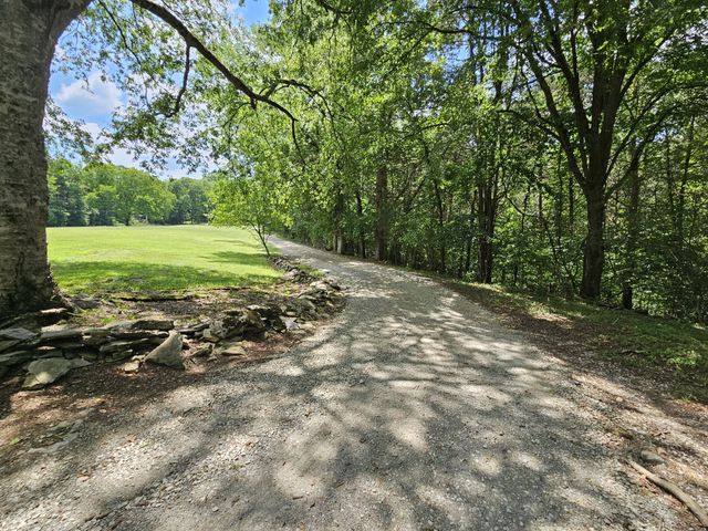 294 Lakeside Dr, Carthage, TN 37030