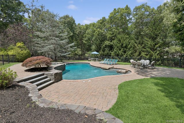 12 N Ridge Road, Setauket, NY 11733