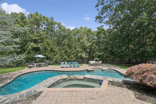 12 N Ridge Road, Setauket, NY 11733
